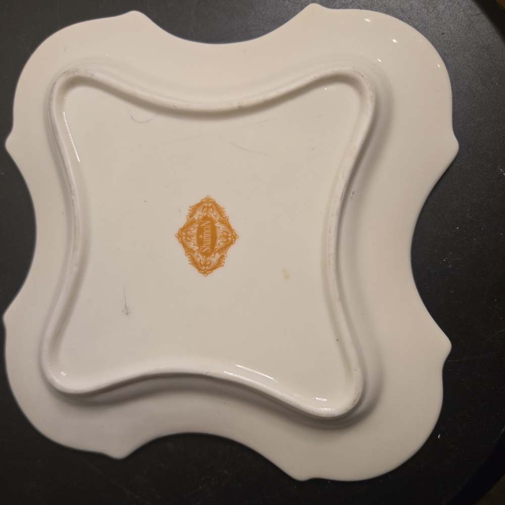 Shannon Shamrock Square Ornate Plate - Picture 2 of 7